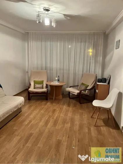 Centru, Colonadelor, de inchiriat 2 camere, nemobilat, parter - 10