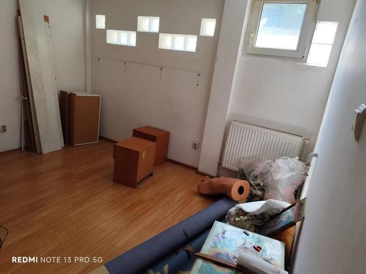 Casă individuală cu 5 camere cu Canalizare în Pictor Rosenthal