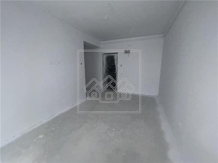Apartament cu 2 camere decomandat în Țiglari