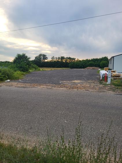 Spațiu comercial, în Recea