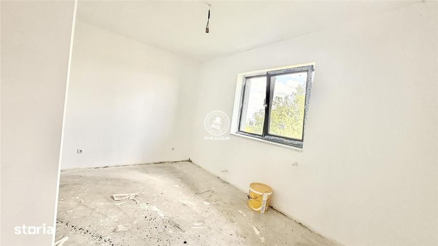 Casă cu 4 camere în Aroneanu