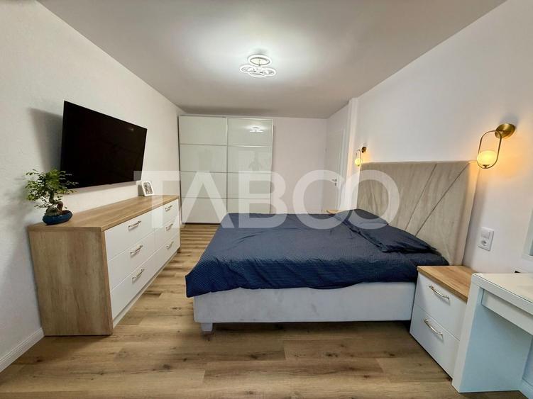Apartament cu 4 camere decomandat, mobilat în Piața Cluj