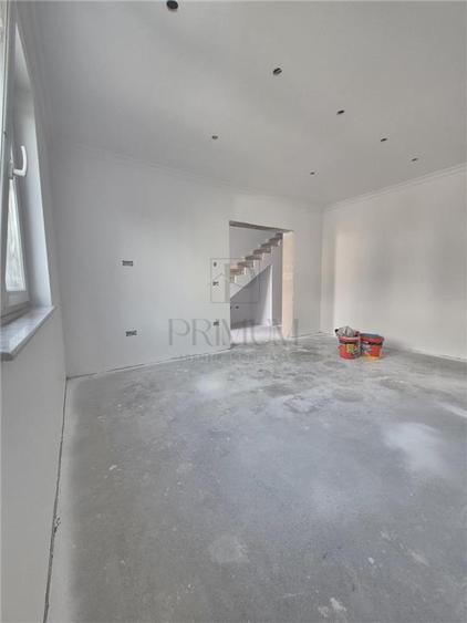 Duplex cu 4 camere cu Canalizare în Ghiroda