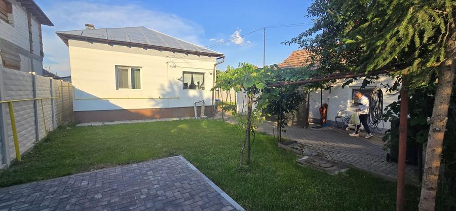 Casă cu 4 camere în Central