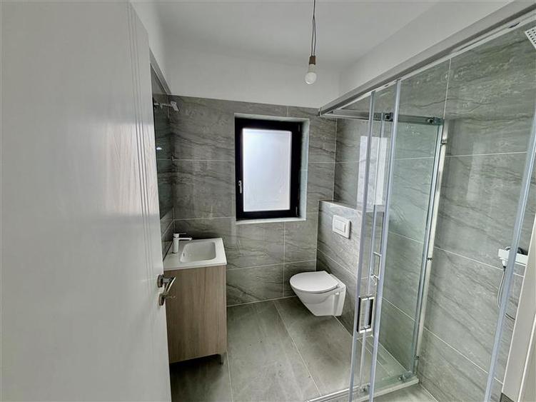 Duplex cu 4 camere cu Canalizare în Miroslava