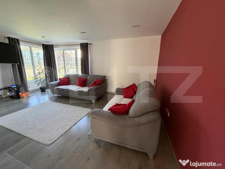 Casa cu 4 camere,baie, bucatarie, teren 800 mp - 1