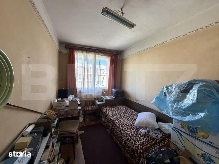 Apartament cu 3 camere semidecomandat în Central