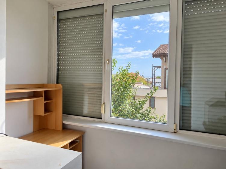 Apartament cu 2 camere semidecomandat, mobilat în Olimpia-Stadion