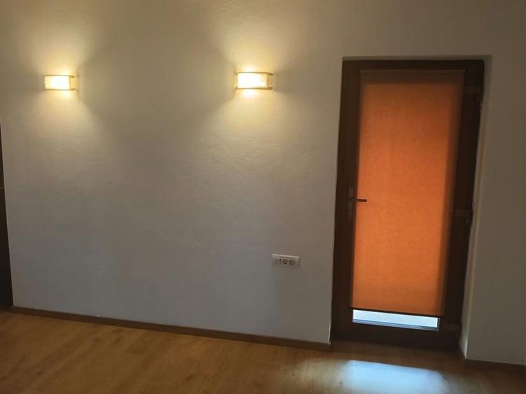 Casă individuală cu 4 camere cu Canalizare în Șimian