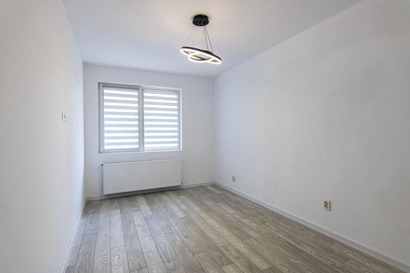 Apartament cu 3 camere semidecomandat în Drumul Taberei