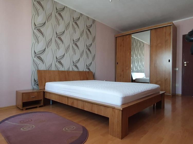 Apartament cu 3 camere decomandat în Dristor