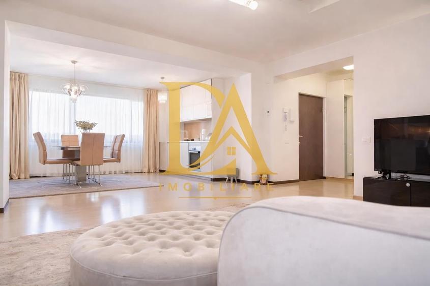 Apartament cu 3 camere semidecomandat în Străulești
