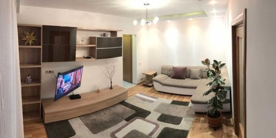 Apartament cu 2 camere semidecomandat, mobilat în 1 Mai
