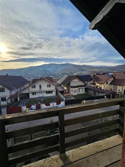 Casă cu 7 camere cu Teren 300 Mp în Nord-Est