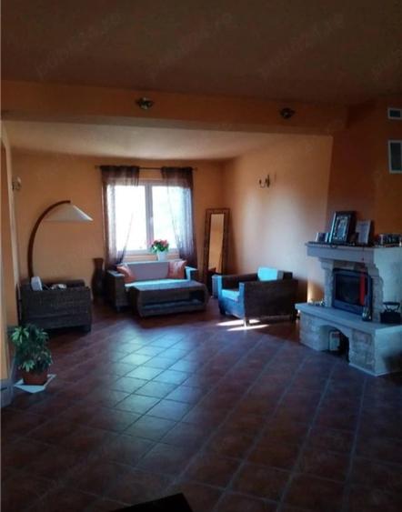 Casă cu Teren 1260 Mp în Central
