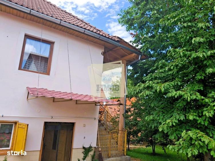 Casă cu 4 camere în Prislop