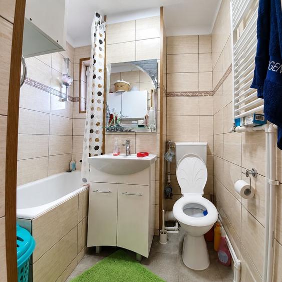 Apartament cu 4 camere semidecomandat în Ferentari