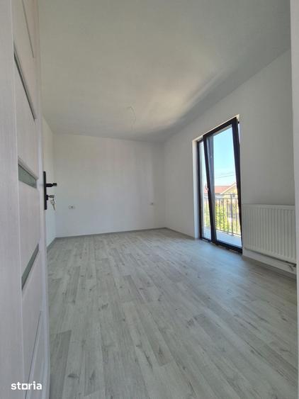 Casă cu 5 camere cu Teren 200 Mp în Lumina