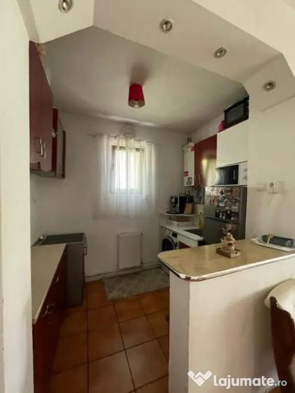 Casă cu 5 camere cu Teren 300 Mp în Central
