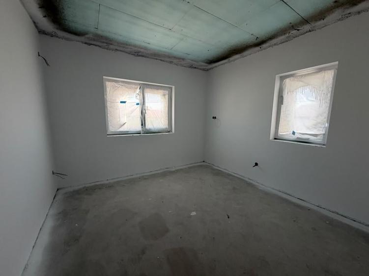 Casă cu 3 camere cu Teren 380 Mp în Berceni