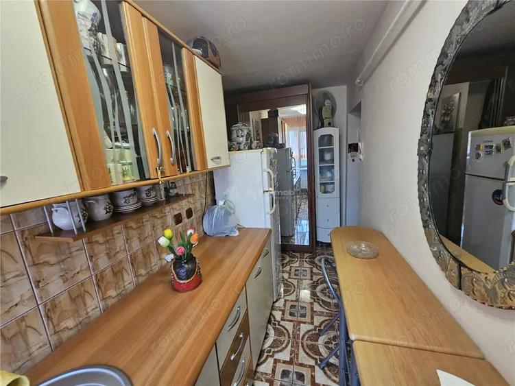 Apartament cu 2 camere nedecomandat, mobilat în Micro II