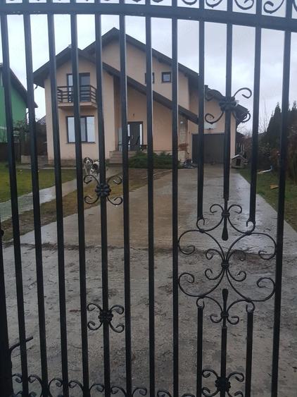 Casă cu 3 camere cu Teren 800 Mp în Miroslava