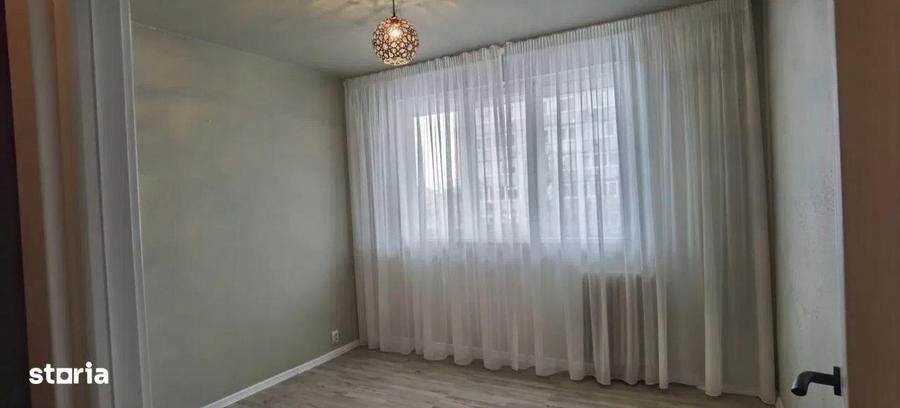 Apartament cu 2 camere semidecomandat, mobilat în 1 Mai