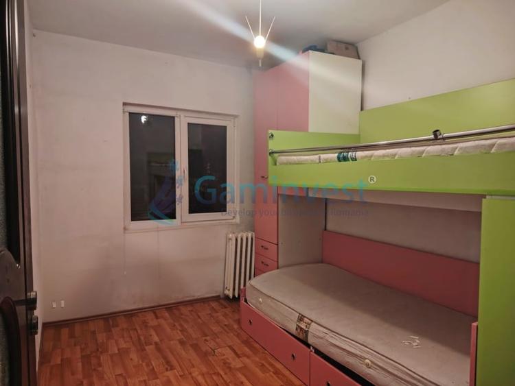 Apartament cu 3 camere semidecomandat, mobilat în Cantemir