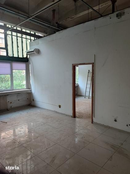 Spațiu comercial, de 1,237 mp, în Berceni