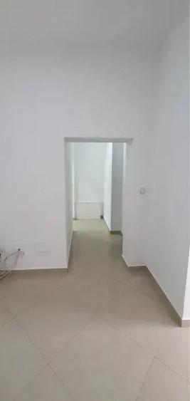 Spațiu comercial, de 90 mp, în Central