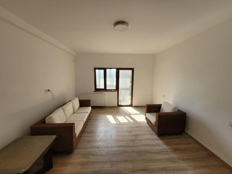 Apartament cu 5 camere decomandat în Armeneasca