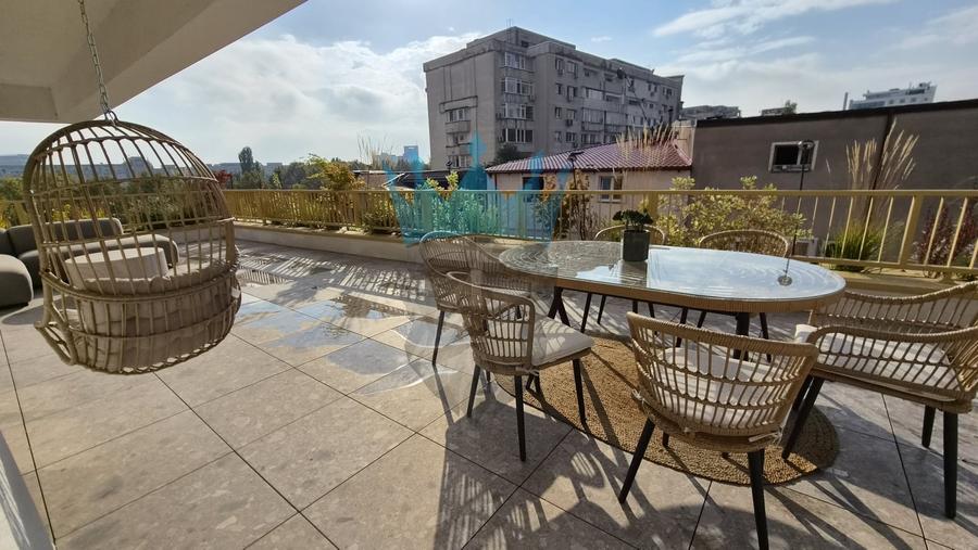 Apartament cu 3 camere decomandat, mobilat în Unirii