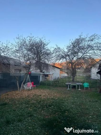 Casă cu 4 camere cu Teren 1600 Mp în Central