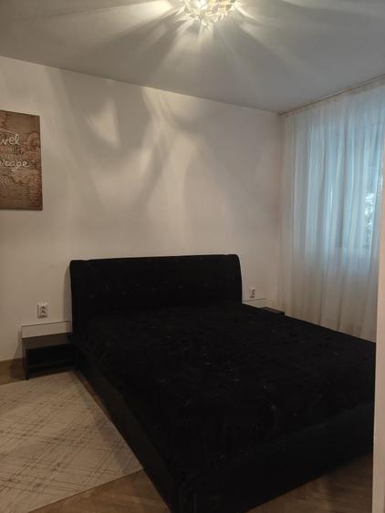 Apartament cu 2 camere semidecomandat în Hipodrom