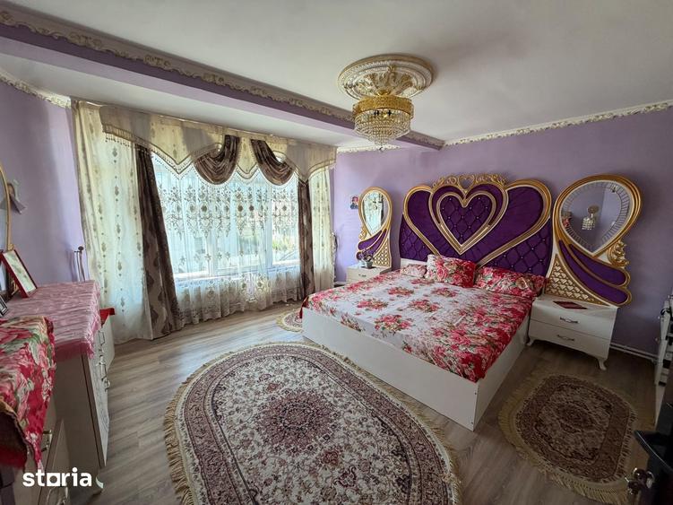 Casă cu 4 camere cu Teren 200 Mp în Central