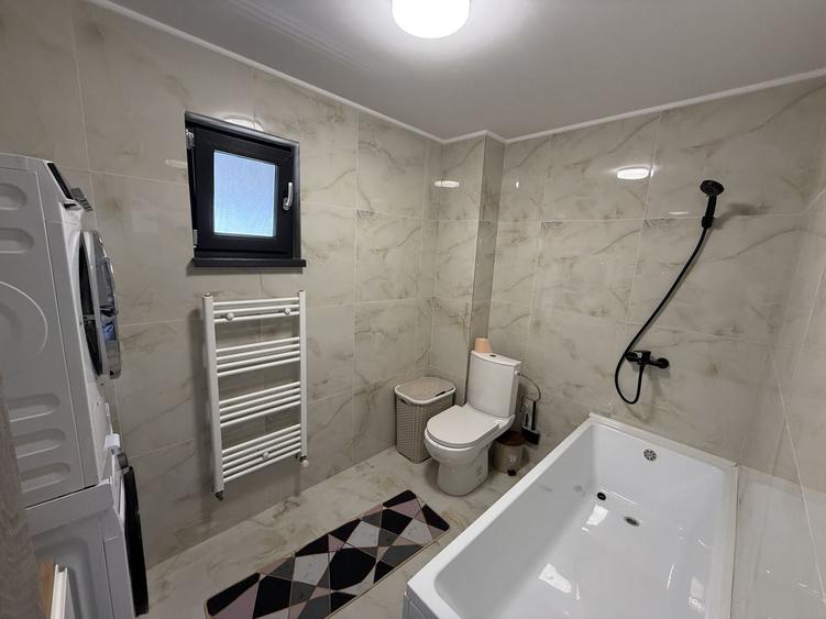 Casă individuală cu 4 camere cu Canalizare în Bănești