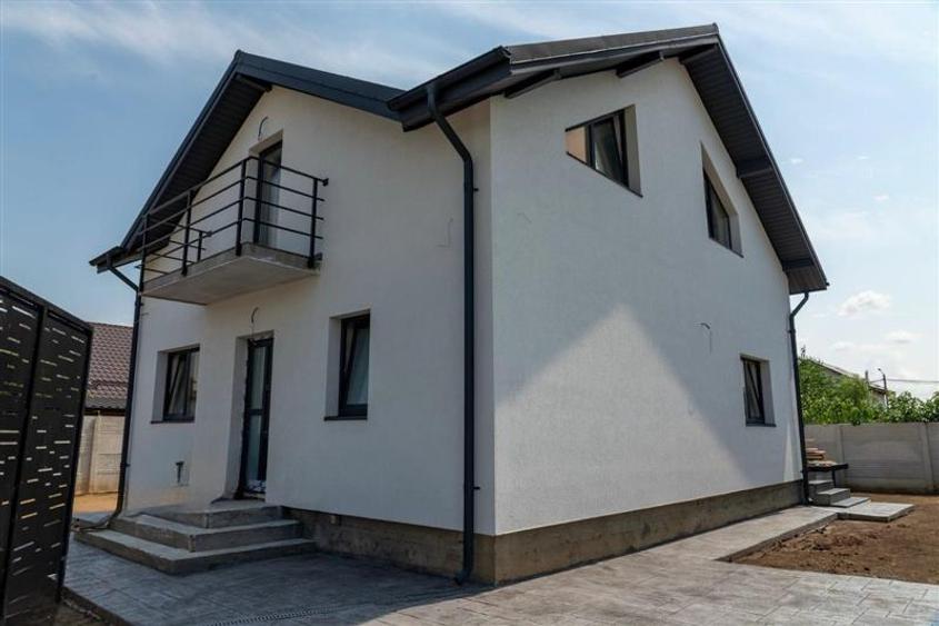Casă cu 4 camere cu Teren 400 Mp în Berceni