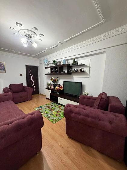 Apartament cu 2 camere decomandat în Micro 13