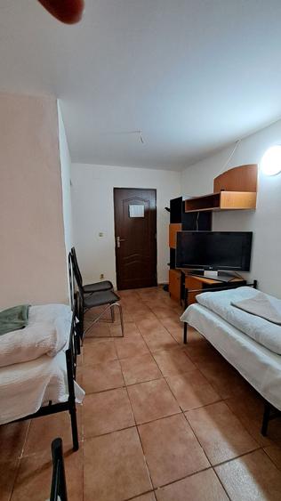 Casă cu 4 camere în Bârzești