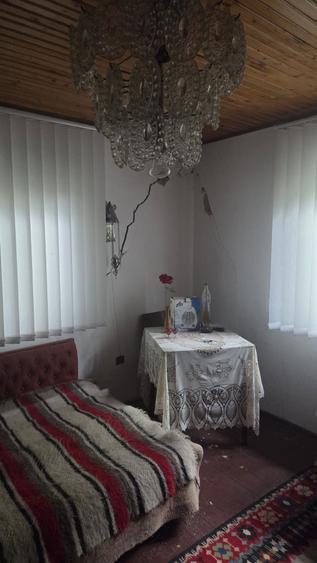 Casă cu 4 camere în Mihoveni
