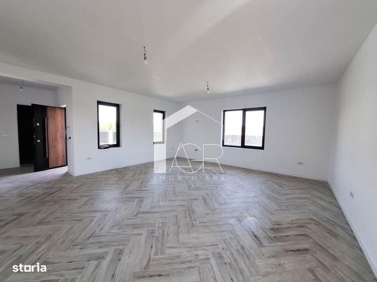 Casă cu 4 camere în Păulești