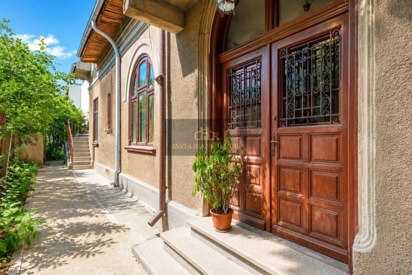 Casă cu 5 camere cu Canalizare în Domenii