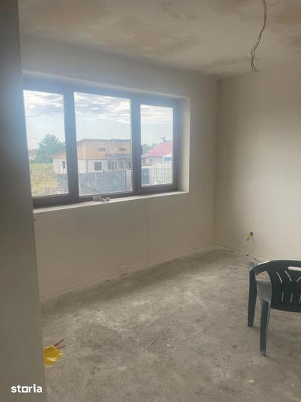 Casă cu 5 camere cu Teren 700 Mp în Garoafa