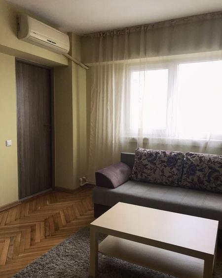 Apartament cu 2 camere semidecomandat în Uiești