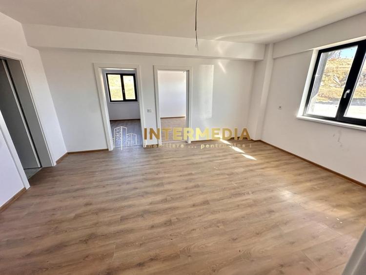 Apartament cu 3 camere decomandat în Cetate