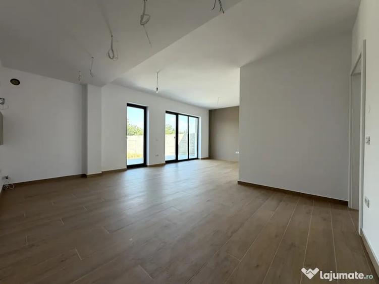 Casă cu 4 camere cu Teren 350 Mp în Covaci