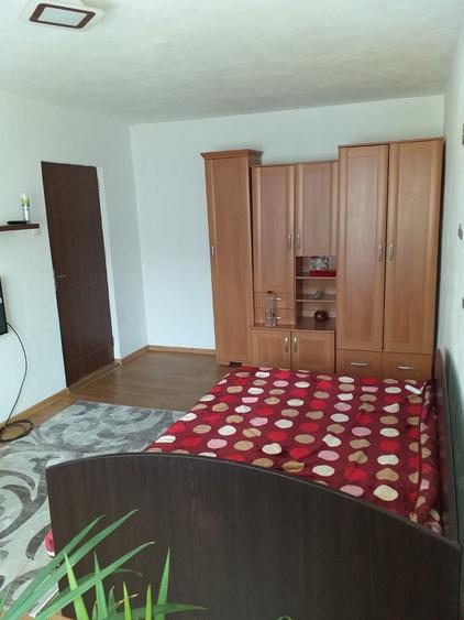 Garsonieră decomandată în Hotărani