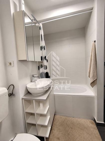 Apartament cu 3 camere decomandat, mobilat în Complex Studențesc
