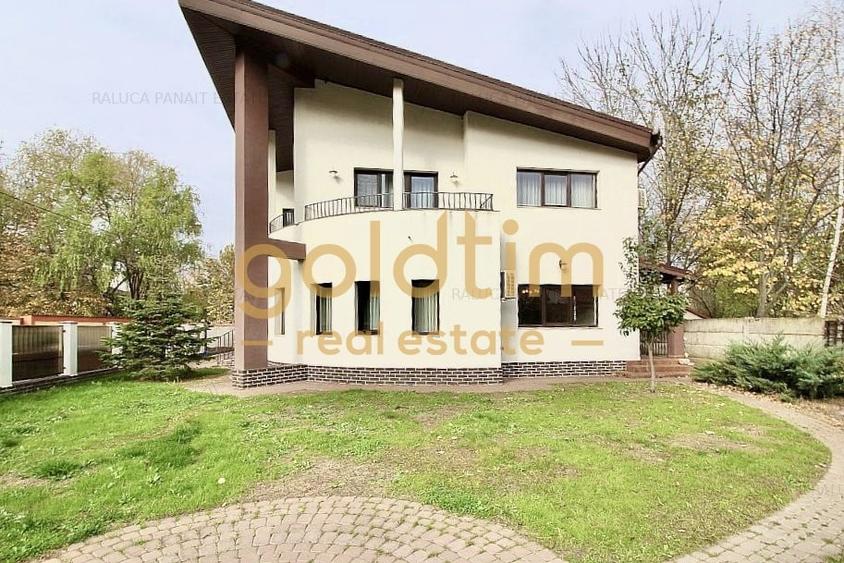 Casă individuală cu 6 camere cu Canalizare în Băneasa