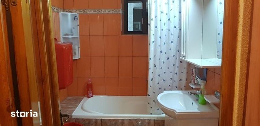 Inchiriez apartament 3 camere - 5